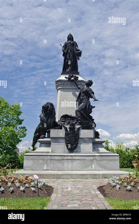 Statue on parliament hill ottawa hi-res stock photography and images ...