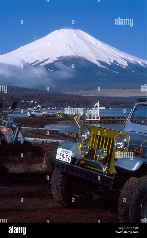 Japan Lake Kawaguchi Mount Fuji Stock Photo Alamy