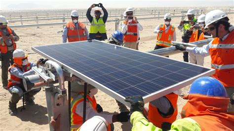 Instala Egp El Primer Panel Solar Del Parque Fotovoltaico En