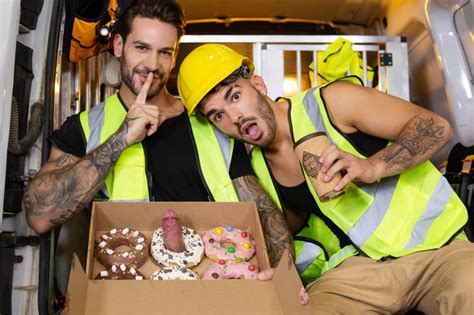 Nut On The Doughnut Gay Porn Video On Men GayMobile Fr