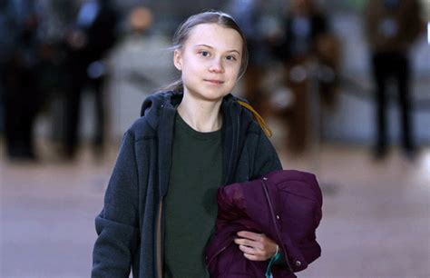 Faz três anos que não compro nada novo diz Greta Thunberg Clima