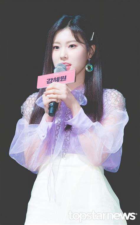 Hd포토 아이즈원izone 강혜원 ‘애니메이션은 원피스죠 비올레타 최규석 기자 톱스타뉴스