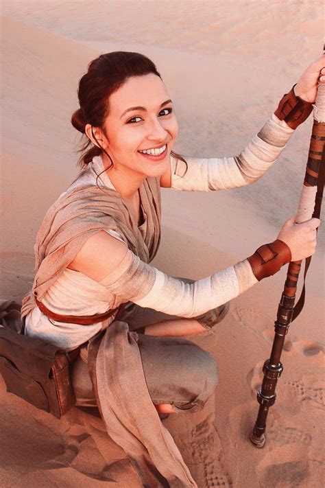 Rey Cosplay Star Wars By Aicosu On Deviantart Rey Cosplay Rey Star Wars Star Wars Cosplay