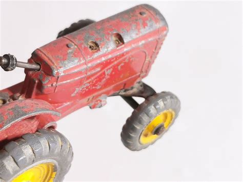 DINKY TOYS 27A 300 Tracteur Massey Harris