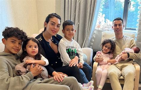 Por qué Cristiano Ronaldo no revela quiénes son las mamás de sus hijos