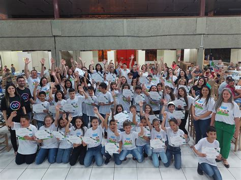 Cresol Uni O Realiza Formatura Do Programa Um Olhar Para O Futuro Em