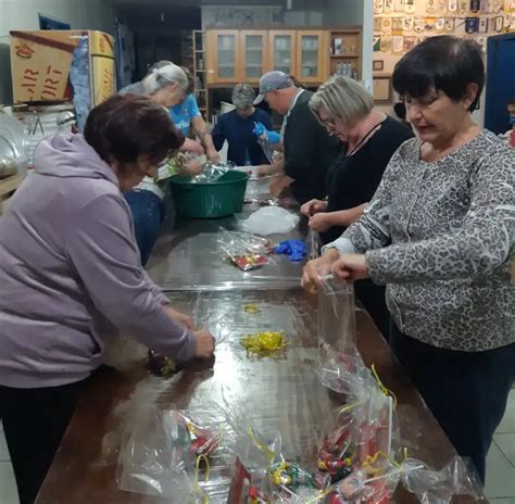 Rotary Club De Canela Fez A Alegria De Dezenas De Crian As Da Escola