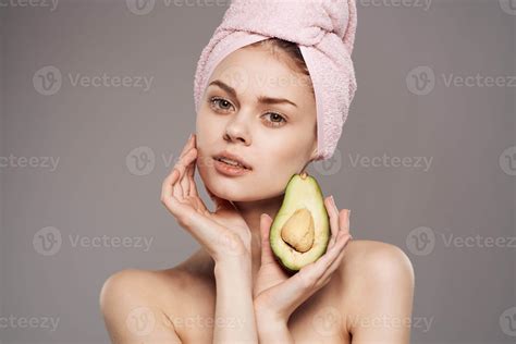 Pretty Woman Naked Shoulders Clean Skin Natural Avocado Cosmetics