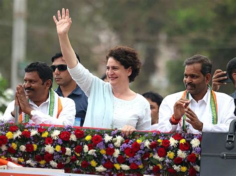 Mysore AICC General Secretary Priyanka Gandhi Vadra Holds A Roadshow