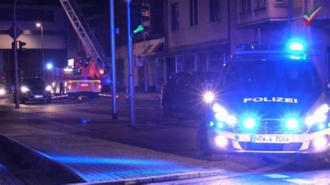 Feuerwehr Großeinsatz bei Brandt in Hagen Haspe Feuerschein in der