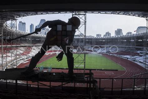 RENOVASI STADION UTAMA GBK ANTARA Foto