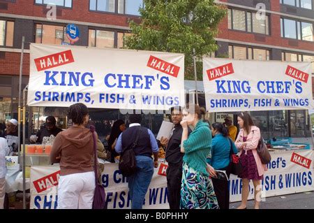 Halal Street Food Vendor In Downtown Manhattan New York City Stock