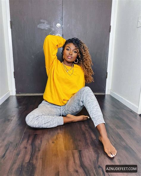 Loren Lott Feet Aznudefeet