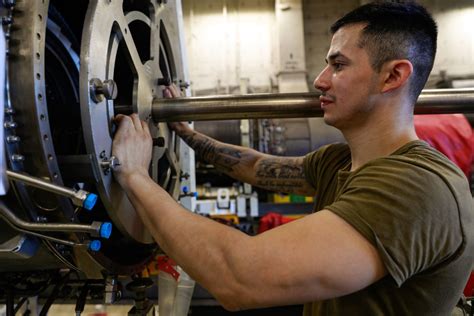 Dvids Images Abraham Lincoln Sailor Conducts Maintenance Image Of