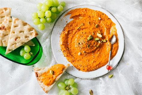 Feta Dip Met Geroosterde Paprika Olijf En Pistache Fairtrade Original