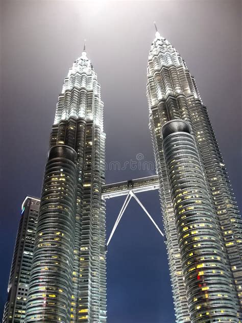 Klcc Black And White - Suria Klcc Petronas Twin Tower Black And White ...