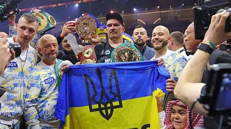 Tyson Fury Oleksandr Usyk ağır sıklet boks maçı tarihe geçti Sonuca