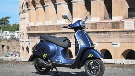 Vespa Gts E La Prova Video Consumi Pregi Difetti