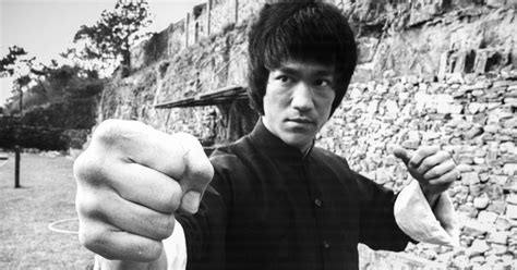 Bruce Lees Power The Science Behind And His One Inch Punch