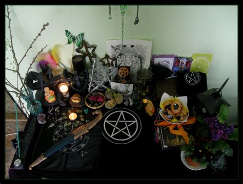 A Witches Altar How To Decorate Your Altar For Sabbats Or Holidays Witchy Crafty