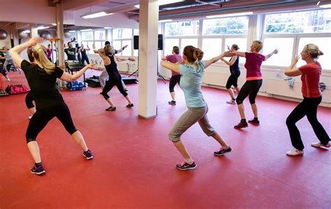 Abnehmen mit Zumba Erste und einfache Moves für Beginner