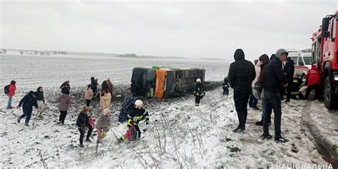 Wypadek autokaru na trasie Warszawa Odessa Jechały też dzieci Są ranni