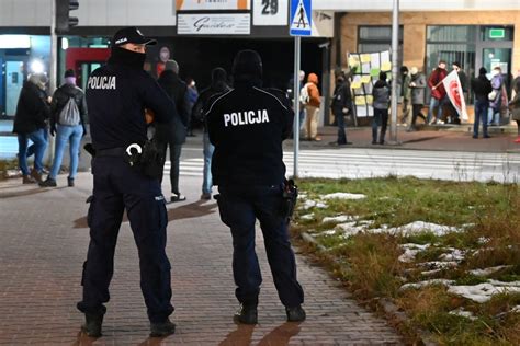 Protest Kobiet W Kielcach Ciana Wstydu I Mn Stwo Policji Zdj Cia