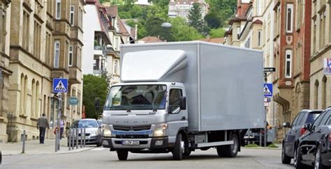 El Fuso Canter Celebra Su Medio Siglo De Vida Con M S De Millones