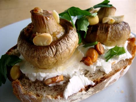 Garlic Mushrooms And Goat Cheese On Toast Veggiecookin