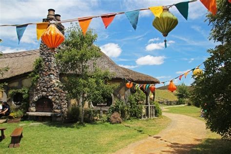 Take a tour of Hobbiton (pictures) - CNET