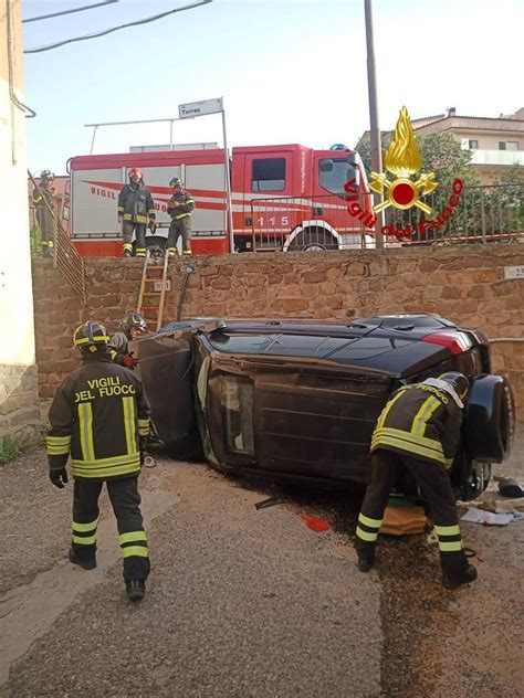 Nuoro Perde Il Controllo Dellauto E Fa Un Volo Di Metri Enne