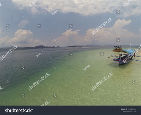 8 Pantai Pasir Putih Lampung Images, Stock Photos, 3D objects ...