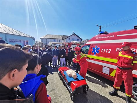 Elevii Unei Coli Din Tecuci Au Fost Vizita I De Pompieri Activitate