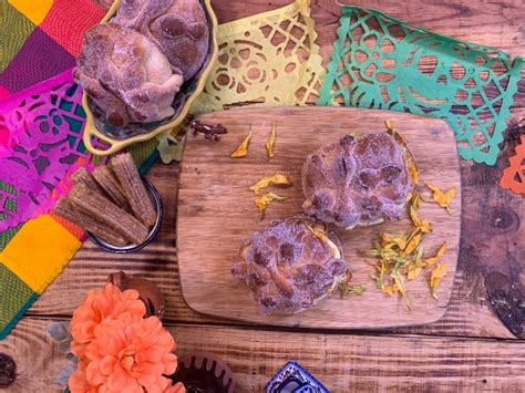 Pan De Muerto Relleno De Flor De Calabaza Cocina Delirante