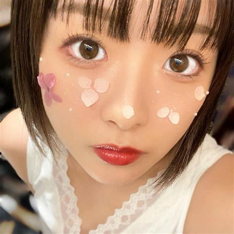 万喜なつみさんのインスタグラム写真 万喜なつみinstagram「明日は大阪でサイン会💛👑 東京では何回かやったけど、 大阪では