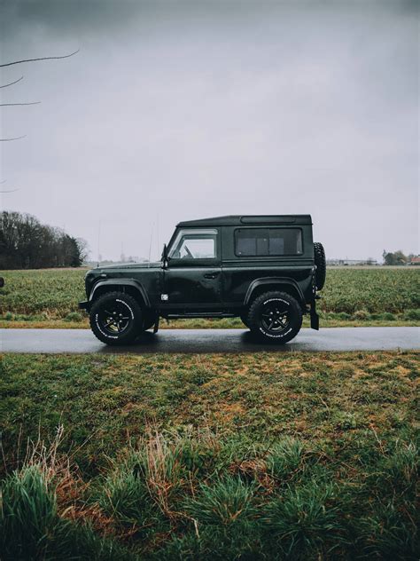 Land Rover Defender 90 Wallpaper