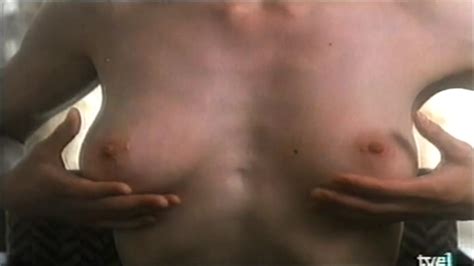 Naked Raquel Evans in La seta ibérica