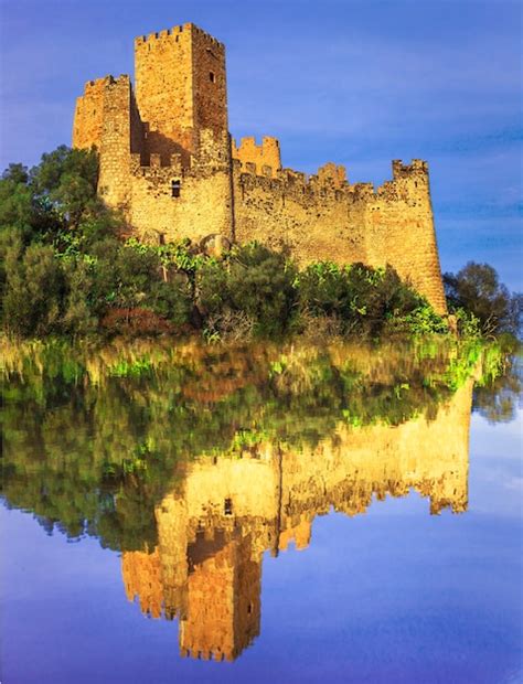 Premium Photo | Almourol -castle of knights templar , portugal