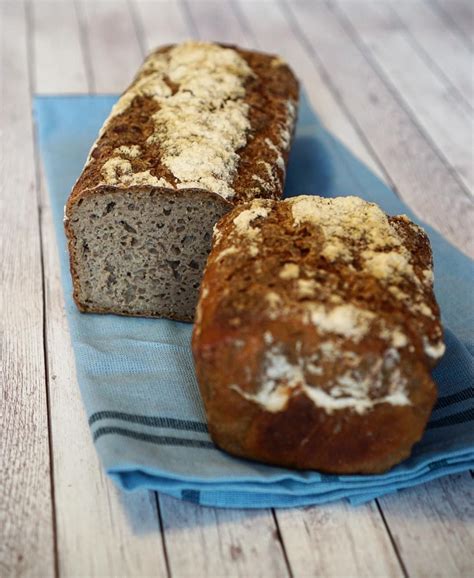 Roggen Dinkel Brot Mit Sauerteig Im Kasten Gebacken Angelehnt An Ein