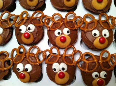 Reindeer Cupcakes Pretzel Antlers Mini Nilla Wafers Red M And White