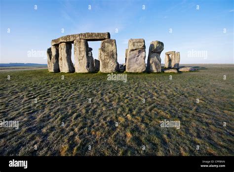 England Wiltshire Stonehenge Stock Photo Alamy