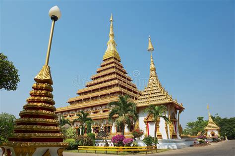 Exterior Del Templo De Phra Mahatat Kaen Nakhon En Khon Kaen Tailandia