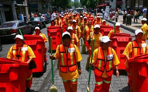 Día del Barrendero 8 mil trabajadores retiran basura de CdMx Grupo