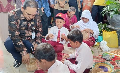 Pameran Gelar Karya Siswa Ramaikan Gebyar Hardiknas 2024