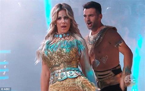 Kim Zolciak Fights Back Tears After Lowest Score On Dwts Premiere Kim