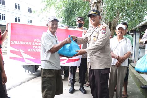 Polres Karimun Dan Polsek Jajaran Salurkan Bansos Kepada Masyarakat