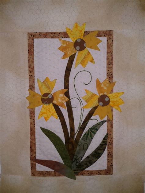 Pin By Wendy DuBois On Quilting Flower Quilts Easter Applique