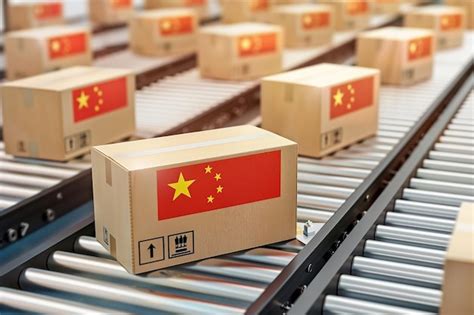 Caja de línea de producción con bandera china en tecnología de la