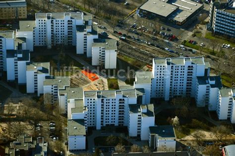 Berlin Aus Der Vogelperspektive Plattenbau Hochhaus Wohnsiedlung An