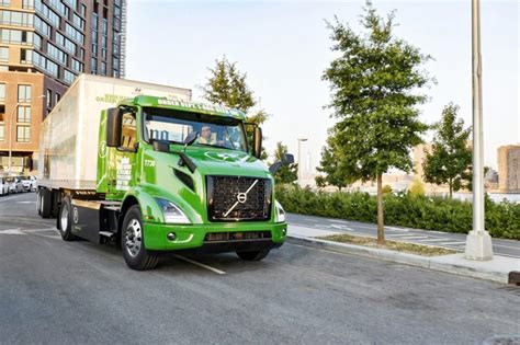 Volvo Vnr Electric Makes Its East Coast Debut Act News